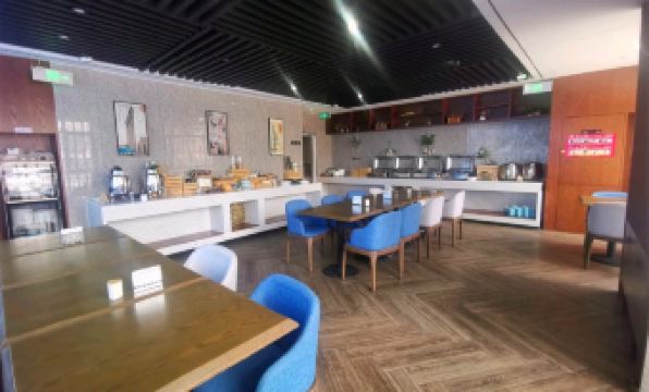 Jingzu E-Sports Hotel (Dezhou Leling Debai Plaza)