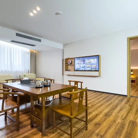 Dongshan Overseas Chinese Hotel (Jinluan Bay Beach Branch, Dongshan Island)