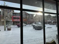 Huayi Select Hotel under Home Inn (Tourism Service Center of West Changbai Mountain)