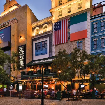 New York-New York Hotel & Casino Отели рядом с достопримечательностью «Лас Вегас Стрип»