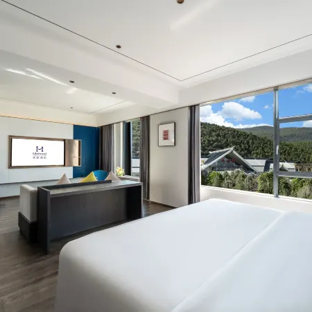 Mehood Theater Hotel (Lijiang Railway Station )