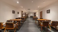 Wuye WOO YEAH Tangchi Hotel (Emeishan Baoguo Temple Tourist Transportation Center) - New