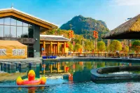 Hezhou Fuchuan Jiulongdong Wenquan Resort Hotel - Pools