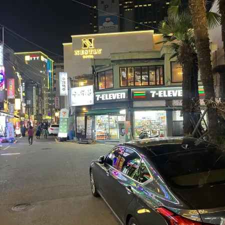 Busan Seomyeon  Nestly Hotel Отели рядом с достопримечательностью «Станция метро Seomyeon»