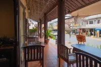 Bualuang Hotel - Park Yeri