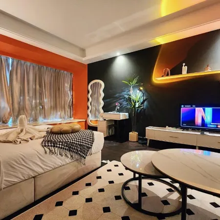R&F Princess Cove Designer Suites By NEO Отели рядом с достопримечательностью «Торговый центр JB City Square»