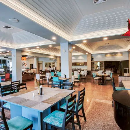 Hua Hin Grand Hotel and Plaza Отели в г. Хуахин