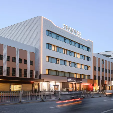 Licheng Xiyue Hotel (Chenzhou Yizhang Wenming South Road Bus Station Branch)
