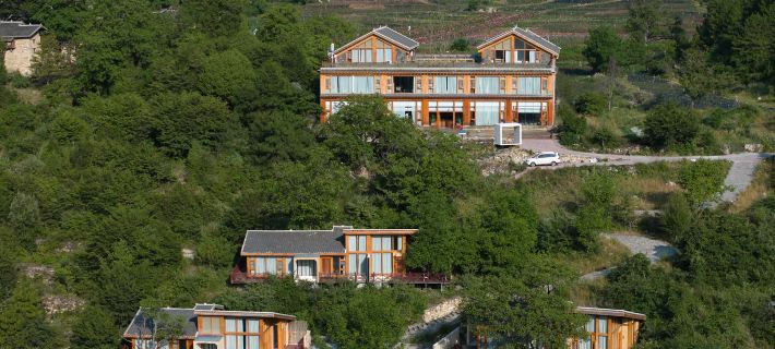 Seulong Village · Yinxi Hall: A Hidden Paradise Cliffside Retreat Hotels in Kangding