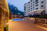 Floral Hotel · Beidaihe Sala Garden Hotel (Laohushi Seaside Park) - Kolam Renang