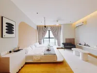 Country Garden Danga Bay by Lions Bay - Beach