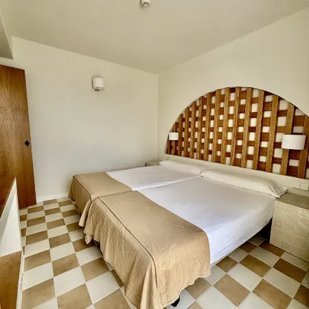 Neptuno Suites – Only Adults