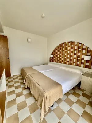 Neptuno Suites – Only Adults