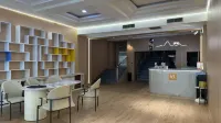 Home Inn Huayi Hotel (Minsheng Square, Dongsheng District, Ordos City)