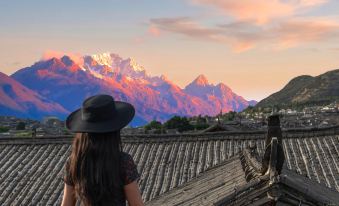 Lijiang Garden Retreat -Rooftop Jade‑Dragon Peak & Old Town Panorama,Free  Coffee & Yunnan Beer