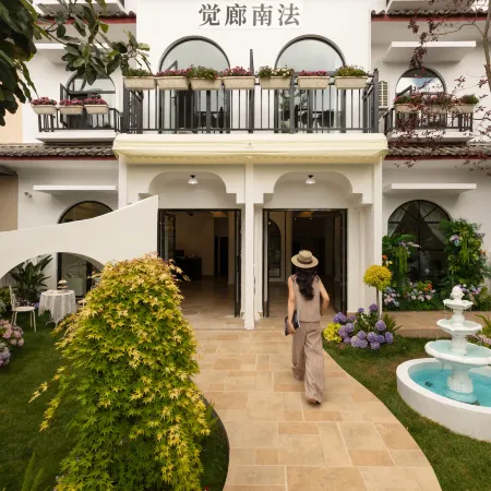Lijiang Juelang Nanfa | Rizhao Jinshan French Garden Vacation Apartment (Shuhe Old Town)