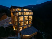 Yunxi Secretland • View the sunset of Dongzhai | Designer's best homestay (Zhaoxing Dongzhai Store) - parking