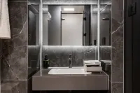 Maple Leaf E-Sports Hotel (Kunming South Station Lianda Street Subway Station)