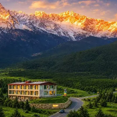 Splendid Mountain · Rustic Luxury Retreat (at Yuhu Village, beneath Jade Dragon Peak) Hotels near Flower Field