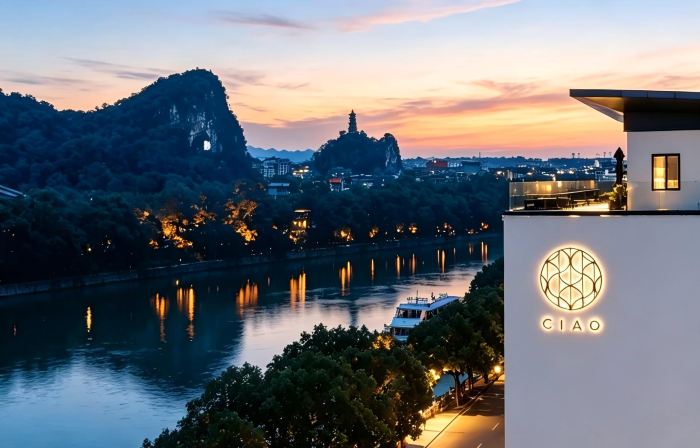 Li River CIAO Hotel( Guilin Elephant Trunk Hill)