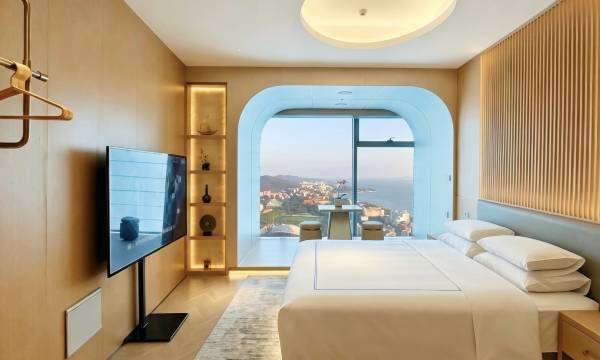 Small Luxury Courtyard · Light-Stay Seaview Designer Boutique Stay (Twin Towers Branch)