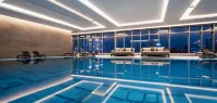 Yizhi Hotel (Guangzhou Shangxiajiu Pedestrian Street Rainbow Bridge Metro Station Branch) - romantici