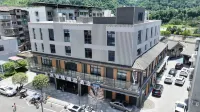 Pingwu Longzhou Bojin Boutique Hotel - parking