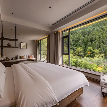 Daqian Miaoluo Resort Hotel