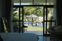 Tree Roots Retreat - Balkon