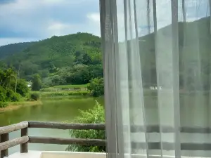 Zhi Lan Qiu Lakeside Homestay