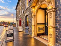 Hampton Hotel & Restaurant - 3-Star