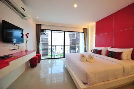 Alfresco Phuket Hotel
