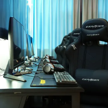 Anjing E-sports Hotel (Yucheng People's Government Century Plaza)