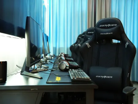 Anjing E-sports Hotel (Yucheng People's Government Century Plaza)