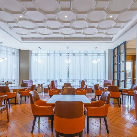 Vienna International Hotel Taojiang Bamboo Sea Scenic Area Dongfang New City Branch