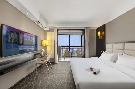 Yuanjing Holiday Hotel (Kaifeng Millennium City Park) Отели рядом с достопримечательностью «Huangsong Daguan Xingkong Keji Art Museum»