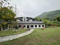 Ezhou Shileyuan Huaxi Homestay - Mountain View