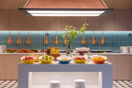 Home2 Suites by Hilton Hefei South Railway Station Отели рядом с достопримечательностью «Mingjiao Temple»