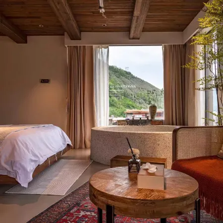 Liangqi Private Tang Homestay