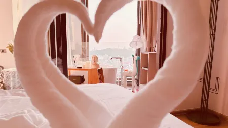 EDGE Central Sea View Holiday inn· Infinity Pool · 180 ° Panoramic Sea View (Pattaya Beach )