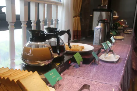 Four Seasons Guanghua Hotel Отели рядом с достопримечательностью «Haining International Roller Skating Center»