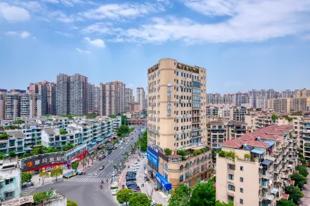 Rujiarui Baiyun Hotel (Chengdu Qingbaijiang  Dawan Middle School Branch) Отели рядом с достопримечательностью «Sichuan Construction Department Televison University Branch (Junior College)»