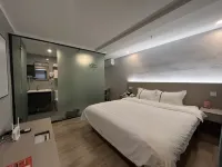 Gejiu Jingxiang Theme Hotel Hotels near Gejia Forest Park