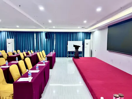 Android Hotel (Zhongtian International) Отели рядом с достопримечательностью «Deng Xiaoping's Hometown»