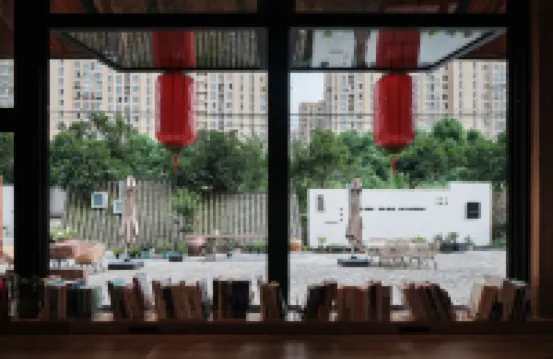 Read Life Hotel