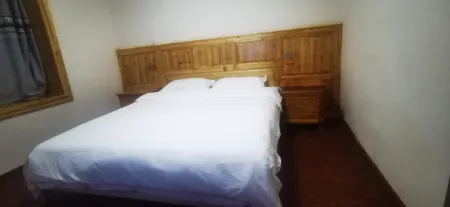 Danba Anbashan Courtyard Отели рядом с достопримечательностью «Dangling Village»