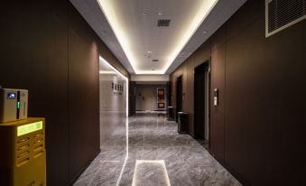 Soxia Hotel (Xi'an Hancheng Lake Scenic Area Dafengge Subway Station)