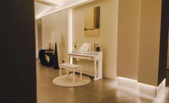 Hengdian Manduo Huaqi Meishu (Hengdian World Studios Pedestrian Street Store)