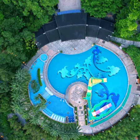 Longmen Dipai Hot Spring Resort