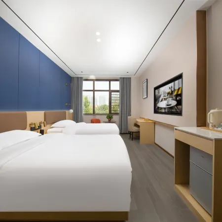 Elong Anyun Hotel (Juancheng Bus Station People's Square)